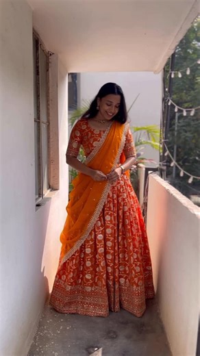 The Handloom Project on Instagram: "Comment LINK to get the direct link✨Buy now✨ . . . . . . . #smallbuisness #thehandloomproject #halfsaree #weddingwear #dolasilk"