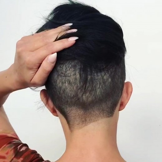 Asymmetrical undercut! #undercutgirls #asymetricalbob #undercutforwomen #undercutdesign #undercutfade #undercutpixie #freshfade #fadehaircut #pixie