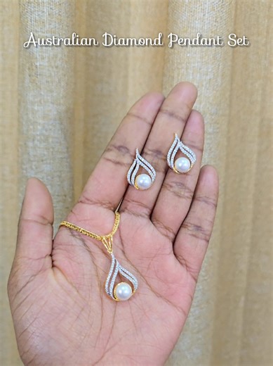 AUSTRALIAN DIAMOND PENDANT SET ✨ Rs.1250 only •AUSTRALIAN DIAMOND CUBIC ZIRCONIA STONES• •GOLDEN BASE• •STONE GUARANTEED• •NO FILTER ❌ NO EFFECT• •COMPLIMENTARY CHAIN •