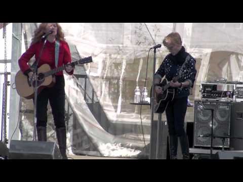 Allison Moorer & Shelby Lynne - "A Soft Place To Fall" 10/3/10