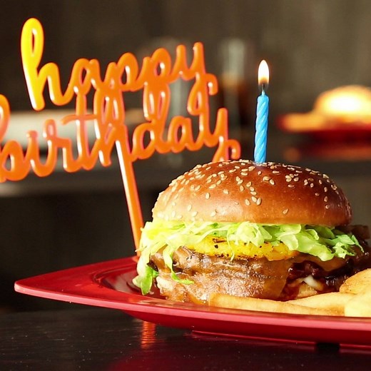 556 reactions · 110 shares | Get a FREE Birthday Burger and even more delicious rewards when you join Red Robin Royalty. | Red Robin Gourmet Burgers | Facebook