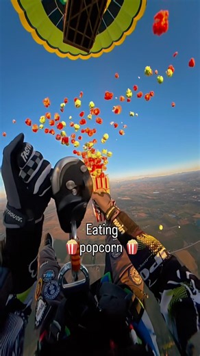Eating popcorn 🍿. Parachute landing. #Popcorn #Skydiving #Shorts #Snack