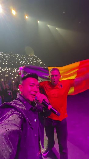 Belgium Crowds Know How to Party — Final Show in Brussels