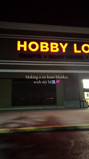 How to Make a Cozy Tie Knot Blanket with Your Partner