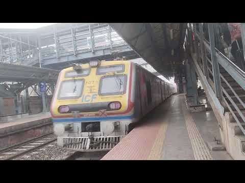 Fast AC local train Mumbai railway station video | AC local train video Indian railways station