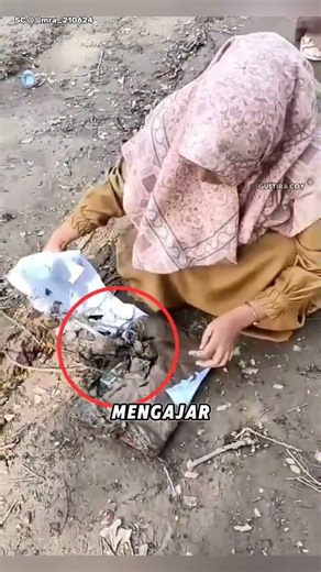 Bu Guru Ini Menangisi Laptop Yang Isinya File Penting Untuk Mengajar