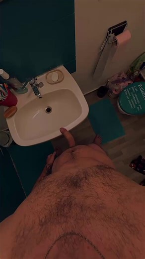 RT @unmecdu3869: Qui veut la queue 🍆 du bosse 💪🏼 avec ce soleil ☀️ Une forte envie d’être sucé dehors poser à fumer 🚬 @LesPompeurs http…