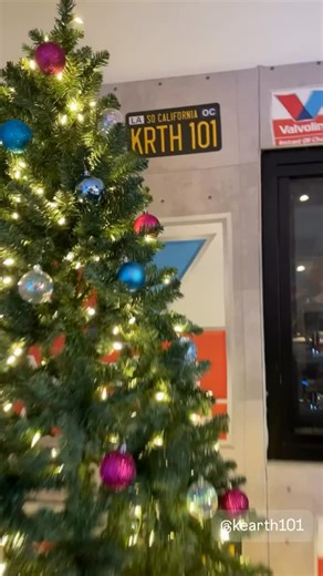 An L.A. Blue Christmas 💙 | K-EARTH 101