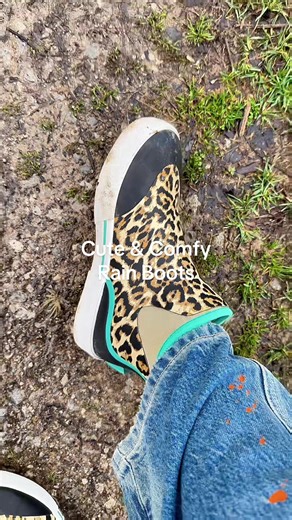 These rain boots are perfect for gardening, farm chores, rainy days, and they’re so cute! They sell out quick. #womensshoes #rainboots #tiktokshopcreatorpicks