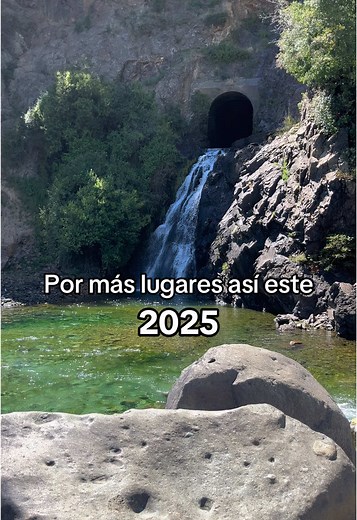 Feliz 2025 ❤️‍🩹☺️ #bullileo #trekking #cajondelmaipo #termascolinas #maule #bolson #radarsietetazas #muelledelosenamorados #pucon #puconchile #saltodellaja #elmaule #regiondelmaule #cascadainvertida #vallelaengorda #vallelaengordacajondelmaipo #huilo #huilohuilo #cajon #cajondelmaipo #plazasanjose #lagunadelinca #termasdecacheutamendoza #argentina #mendoza #brasil #bullileo #parral #maule #parque #canyoning