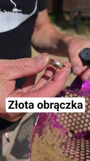 What would you do if you found a gold wedding ring? #metaldetecting #history