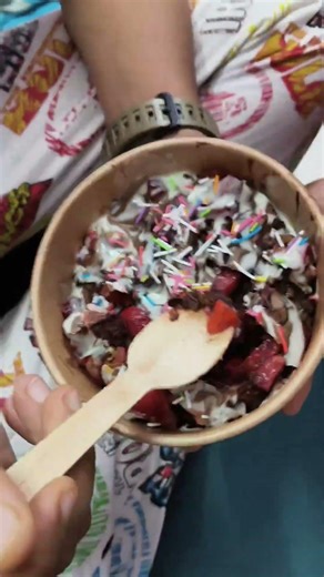 Viral London Strawberry 🍓 in Geeta Colony! Kids Loved It 😍 | Street Food Delhi