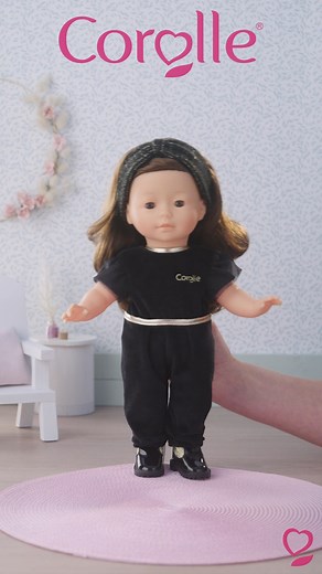 Pénélope teste 5 looks différents pour une soirée film avec ses copines ! 🤩 Choisissez votre préférée en commentaire 👇 | Corolle