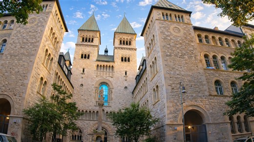 Walking Through Berlin Historic Courtyard Architecture (4K)