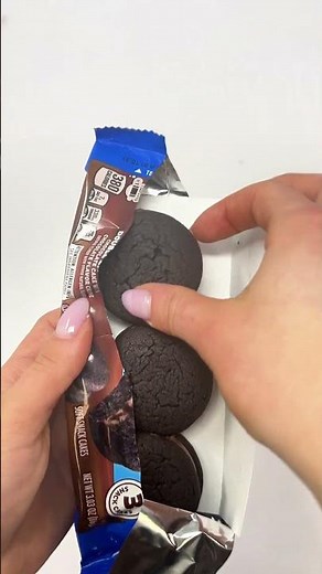 Oreo Cakesters Double Chocolate Cookies