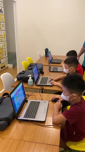 Tempat les coding dan computer science untuk anak usia 5-18 tahun! Promo 1x les gratis hub 0812-8848-1182 #fyp #tempatles #pendidikan #coding #kids #momslife