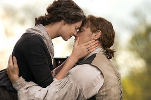 Outlander Author Diana Gabaldon Sees Claire's New Ring as the Show's Way of "Apologizing" to Readers