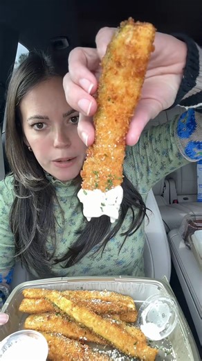 The fried zucchini was a total shock #cheesecakefactory #mukbang #foodreview #eatingvideo #fastfood | Mandy