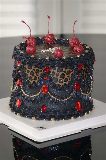 Hi guys! I wanted to reintroduce all of the desserts I offer. You can order any of these through the link in my bio: CUSTOM CAKES: Single-tier cakes customizable for any occasion. Order under “Single Tier Cakes.” CUSTOM SHAPES/NOVELTY: Want something a little out of the ordinary? Order using the “Single Tier Cakes” form and request your custom shape. TIERED CAKES: Perfect for making a statement or adding a showstopping moment to any event. Order under “Tiered Cakes.” WEDDING CAKES: I create lots