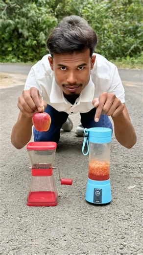 Red Hand Juicer Machine Vs USB Rechargeable 1Ta Juicer mixer Testing