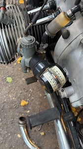 1960 BMW R60 這車真的好玩 沒時間清洗化油器 先簡單調整 發現這台車 不能把混合比調太稀薄 濃一點反而更順 不知道會不會被我清洗完反而更不順 😅 | 麒夫陳