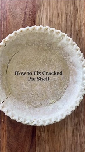 #onthisday save for later! Heres how to fix a cracked pie shell after baking. Create a paste with flour and butter, fill and bake. #pie #bakingtok #foodscience #learnontiktok #todayilearned #holidaybaking #thanksgiving #christmas