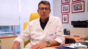 Il Professor Giovanni Succo ci spiega la faringolaringoesofagectomia totale con pull-up gastrico e anastomosi cervicale effettuata con la nuova tecnica mini-invasiva Ramie (Robotic Assisted Mini Invasive Esophagectomy) utilizzando il robot chirurgico Da Vinci XI. L'intervento è stato effettuato dall'equipe chirurgica di Candiolo guidata dal Professor Richard Van Hillegersberg di Utrecht | Istituto di Candiolo - IRCCS