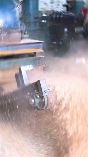 Disc cutting machine: composed of a feeding port, cutting disc, power...