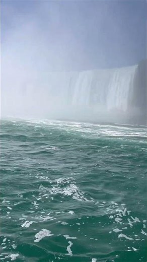 Closer look of Niagara Falls #niagarafalls #nature #lake #water
