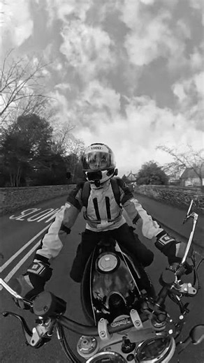 A British Icon Redefined | Norton Commando 961 Review | First Impressions