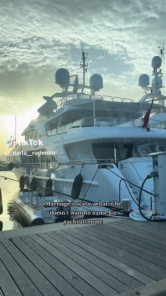 Luxurious Marina Yachts: A Serene Escape