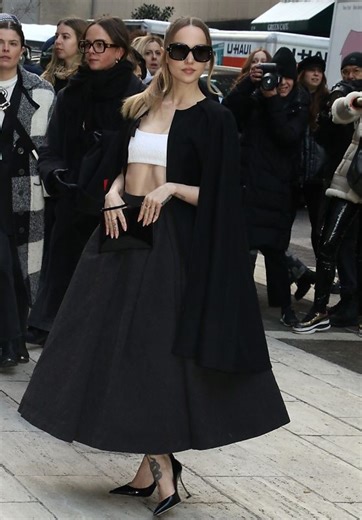 Dove Cameron Arrive at Carolina Herrera 2025 Show • CelebMafia