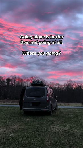 Good morning from New River Gorge, with bright skies, fresh air, and the adventure van ready for the day 🌄🚐✨ #NewRiverGorge #AdventureVanLife #HikingWithPine #TrailDog #OutdoorMoments
