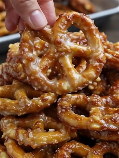 "Let me warn you... these are completely addictive! I made them for a party and half the batch was gone before we even got out the door. Whoops!" | Old Tasty Recipes