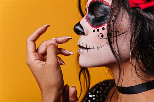 Trucco Halloween 2025: 5 look spaventosi e glamour da provare - LEITV