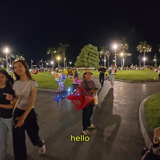 Eating A Mystery Vegetable in Phnom Penh, Cambodia 🇰🇭 #Cambodia #phnompenh #vegtables #khmer | Traveling Solo Logs