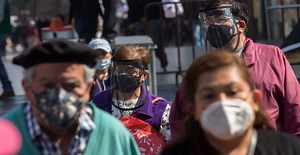 Te explicamos cómo deben registrarse los adultos mayores para recibir la vacuna contra COVID en México