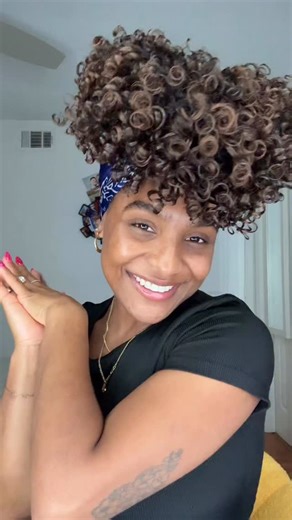 Kenidia D Quinones Alamo on Instagram: "Little story time… 😭 I don’t usually share much of my personal life or my vulnerable moments, but I felt led to open up a bit about the past few weeks. Honestly, I started feeling like I was just existing instead of truly living. Wake up, get ready, work, come home, sleep… repeat. Going through the motions without being fully present—so much so that it started affecting my health.😭 And please know, I share this with so much gratitude. God has blessed me