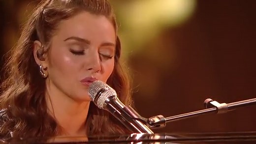 Emmy Russell Honors Memaw Loretta Lynn, "Coal Miner's Daughter" - American Idol 2024