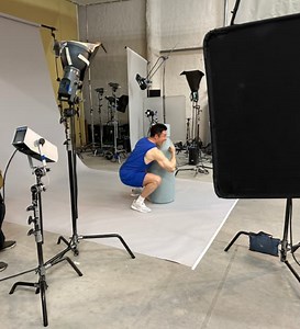 なかやまきんに君、エスカップのCM動画出演に「朝にどうでスカッ？」と駄洒落を披露