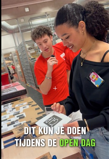 Tijdens de Open Dag van 31 januari (10.00 - 15.00 uur) maak je kennis met onze creatieve en technische opleidingen 🤩🎨✨ en je kan zelfs een lekkere GLR-groene suikerspin eten! Volg workshops, praat met onze studenten en meer! #glr #opendag #grafischlyceumrotterdam #opleidingen #mbo