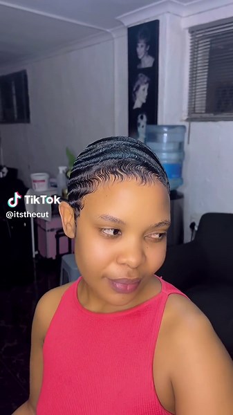 Brown Finger Waves on Short Hair: Women's Finger Wave Hairstyles