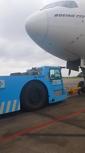 Pushback Towing B777-300ER #emiratesairlines #airport #BehindTheScenes #aviationdaily #fly #boeing777 | Yankyaa Ikyav Abraham