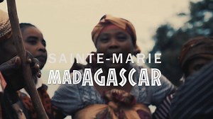 L'île Sainte-Marie, Nosy Boraha, est connue pour ses plages paradisiaques et ses baleines à bosse. Mais c'est aussi des savoir-faire, des artisans talentueux à rencontrer, une cuisine traditionnelle à savourer, un patrimoine historique à explorer et une atmosphère unique à découvrir ;) #welovesaintemarie #nosyboraha #vitagasy #malagasyskills Réalisation & production : 11811 | Office du Tourisme de Sainte-Marie, Madagascar