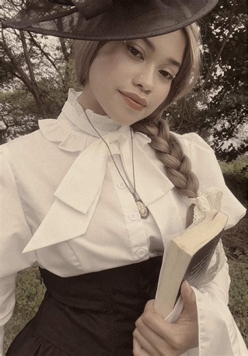 Explore Our Beautiful Vintage Dress Collection