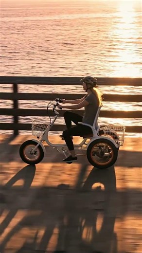 Taller riders can get proper leg extension on the Simple Glide Laid Back. #etrike