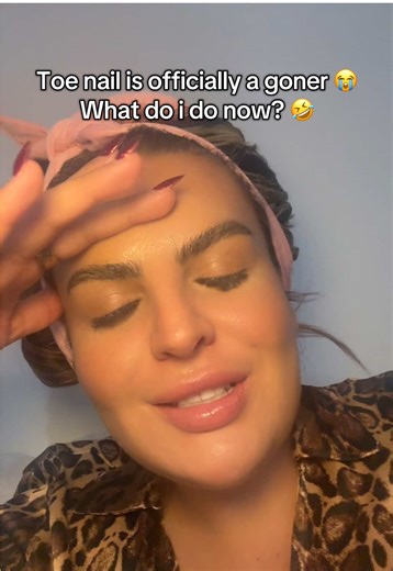 How to Fix Damaged Toenails Effectively