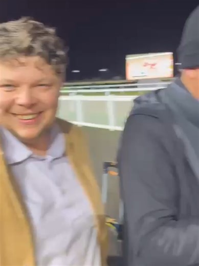 Wolverhampton bookmaker losers £1,000 on Havachoc and leaves the racecourse early. #horseracing #money #betting #winning #tips #fyp