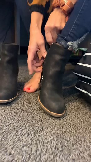 Johnjaystootsies on Instagram: "Behind the scenes of a photoshoot with one of the top foot models in the world "