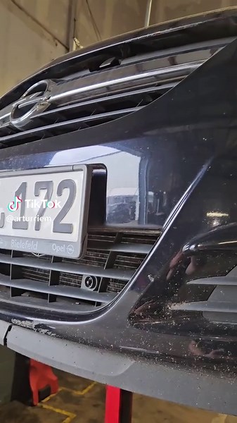 Neue Achse bei einem Opel Corsa D: Reparatur erklärt